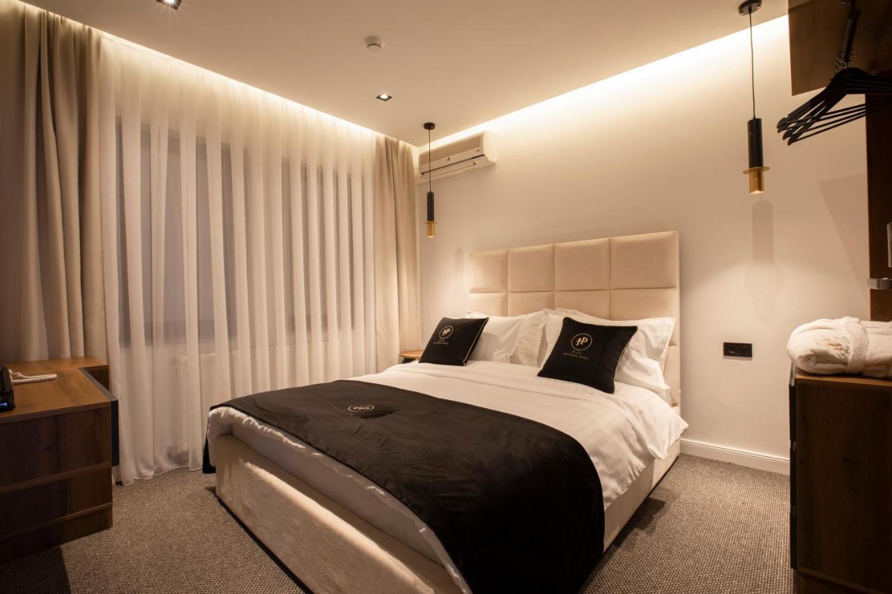 Plaza Boutique Hotel Pristina Esterno foto