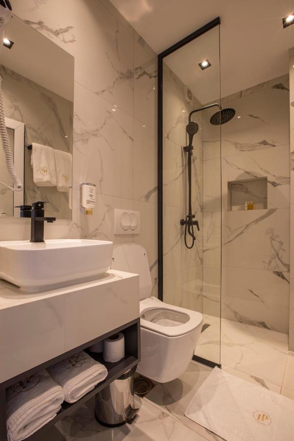 Plaza Boutique Hotel Pristina Esterno foto